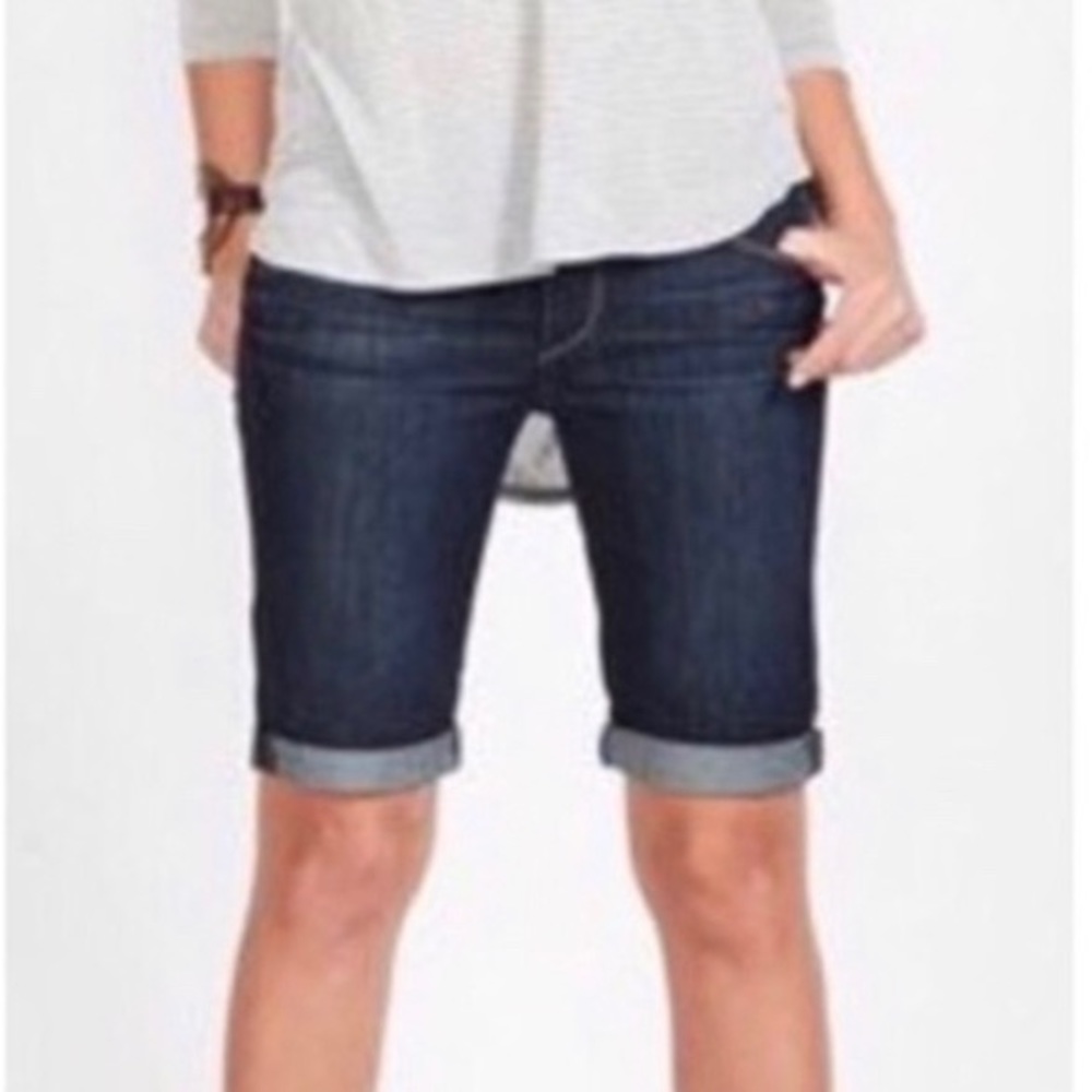 PAIGE Bermuda Raw Edge Jean Shorts. Size 29